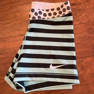 Women’s Nike Pro Shorts size small